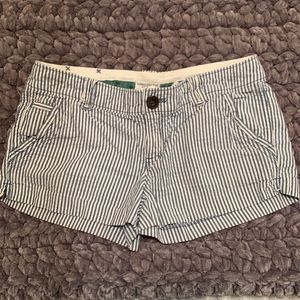 American Eagle Seer-sucker shorts